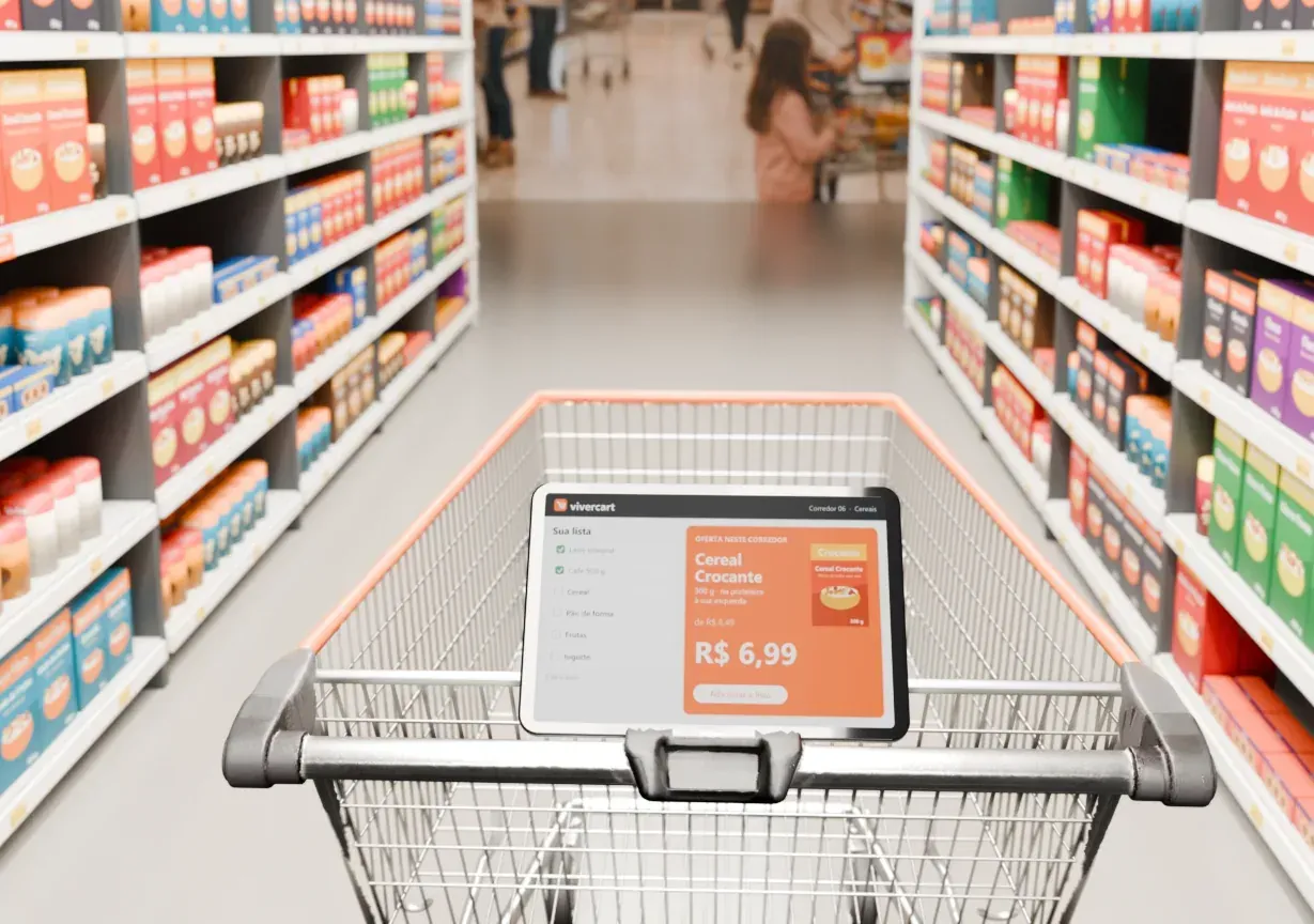 Standard supermarket cart with the ViverCart screen installed on the handle
